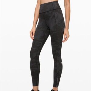 Lululemon Camo Fast and Free legging 28” size 2